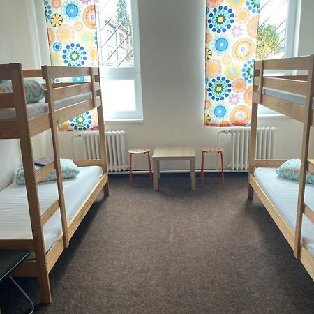 Hostel Praha Ladvi Exteriör bild