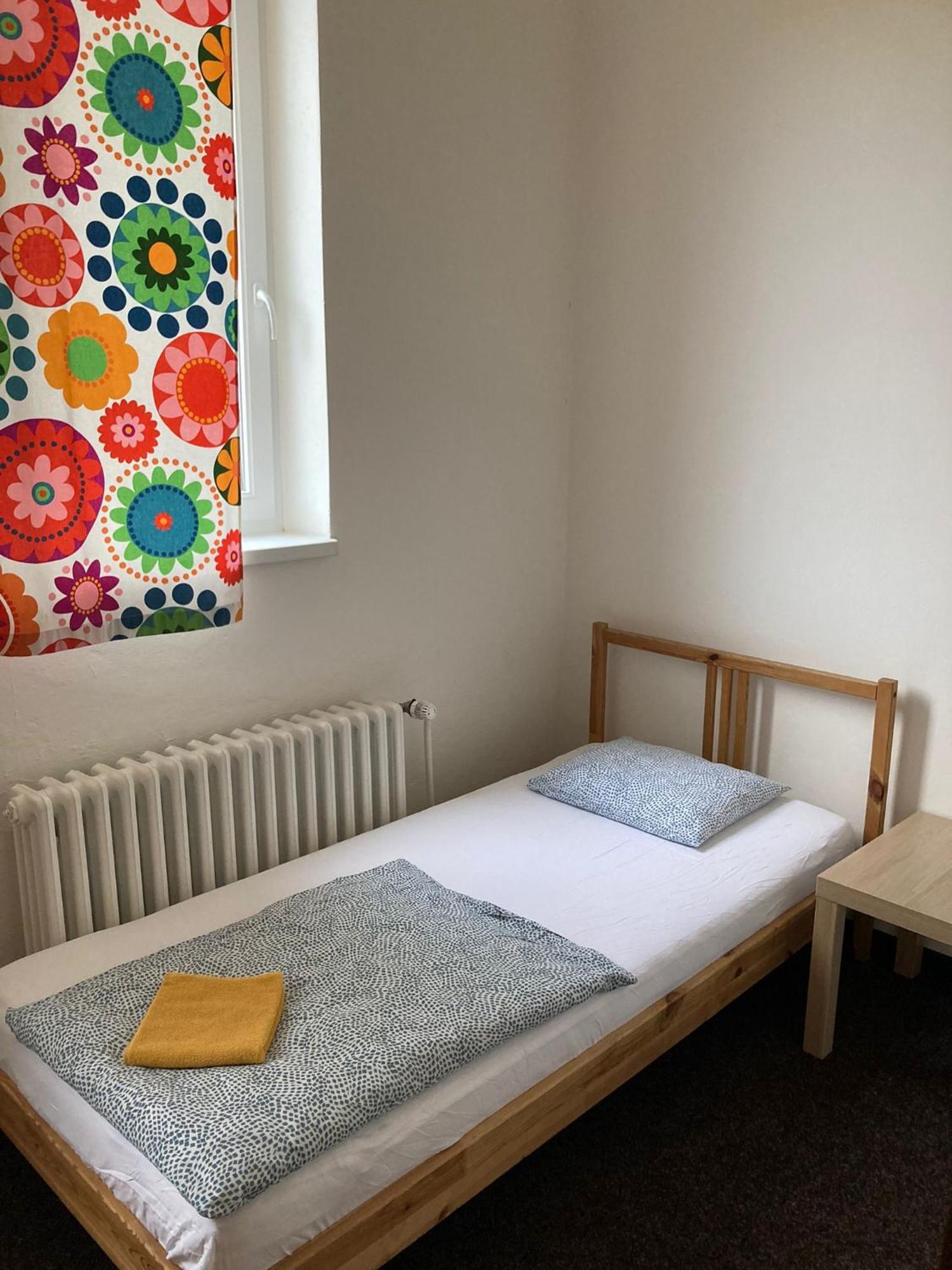 Hostel Praha Ladvi Exteriör bild